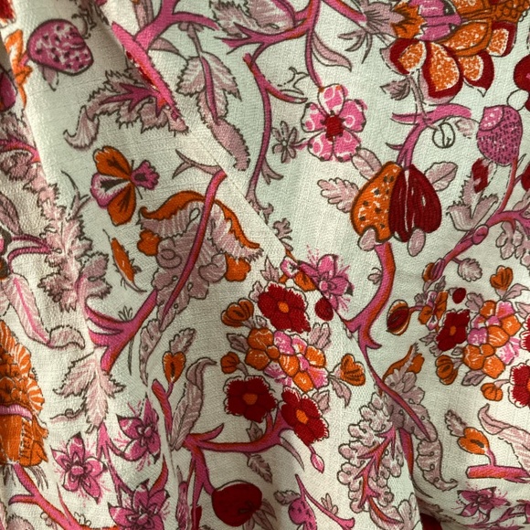 Bright, airy Knox Rose tie-neck peasant blouse. - Picture 8 of 12